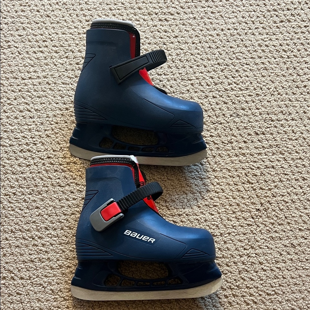 Bauer toddler kids Navy and Red Ice Skates size 8/9